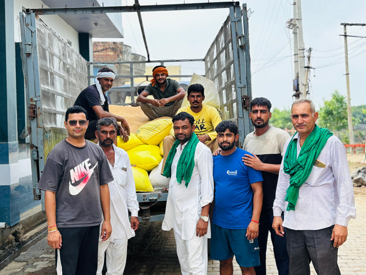 Jind Narwana Ujhana villagers are collecting 160 quintals of wheat, it will be sent to Kapurthala Gurudwara