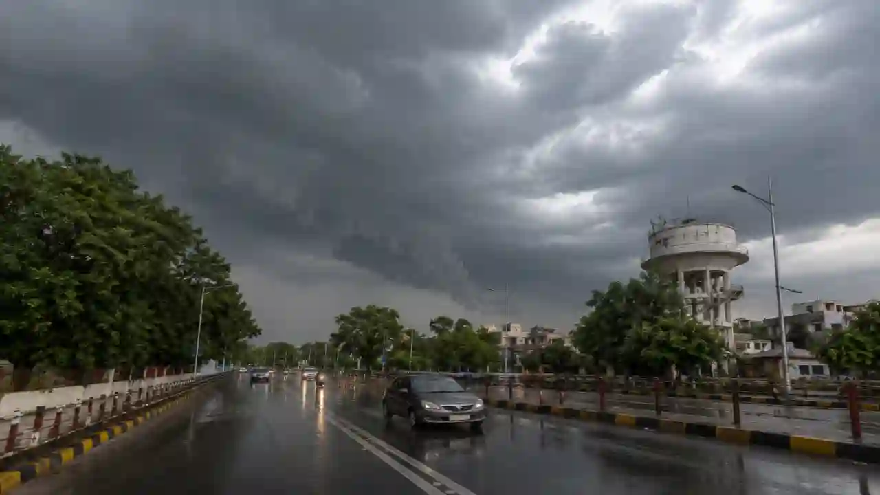 Haryana weather change : हरियाणा में बदलेगा मौसम का मिजाज, आज और कल 4 जिलों में बारिश, देखें मौसम पूर्वानुमान 