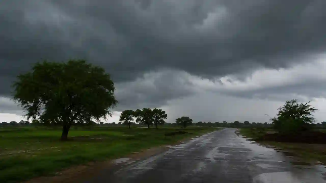 Haryana Weather Today : हरियाणा में आज रात से बदलेगा मौसम का रूख, 12 जिलों में बारिश के आसार, देखें मौसम पूर्वानुमान