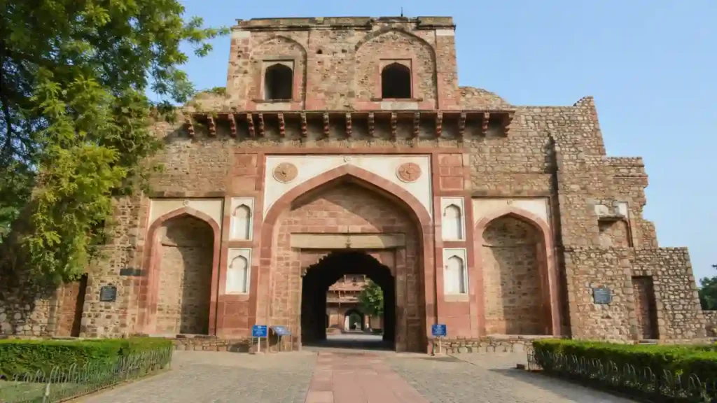 Tourist Places in Hisar: हिसार में घूमने की 10 सबसे खास जगहें, बस स्टैंड से कितनी दूर? फिरोज शाह पैलेस कॉम्प्लेक्स