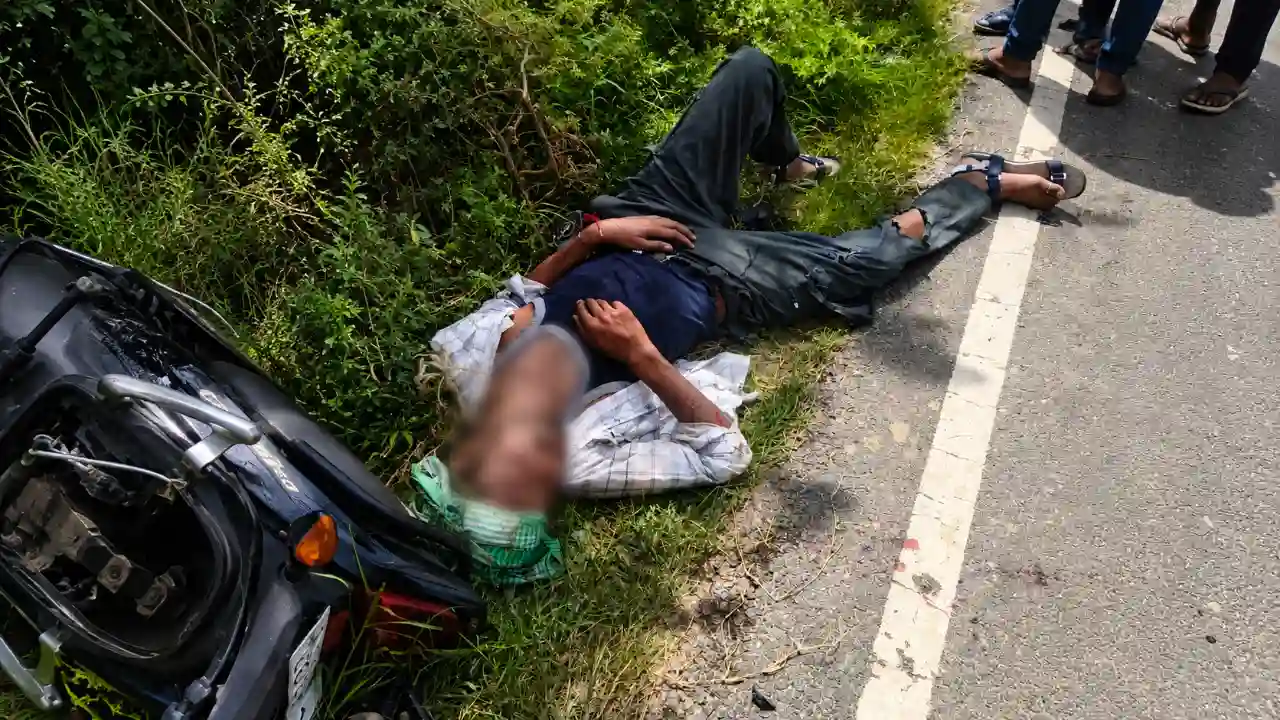 Banbhori Road Accident: कार-बाइक की टक्कर में दो लोग घायल